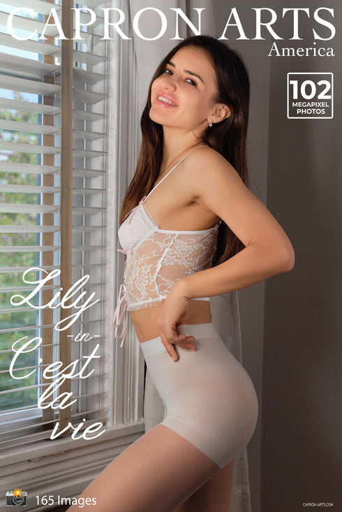 CAPRON ARTS AMERICA #010 - Lily in C'est La Vie