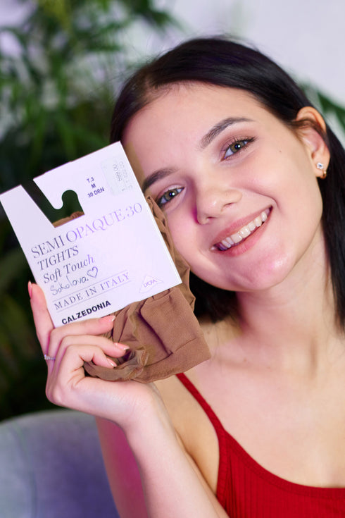 PANTYHOSE of VIKTORIA SOKOLOVA 2019-07(1) CALZEDONIA 30